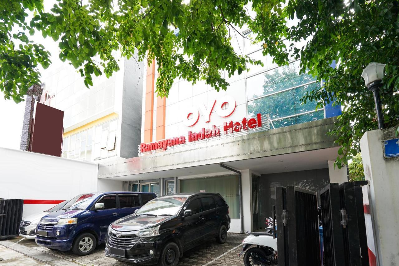 Hotel Reddoorz @ Panglima Sudirman Surabaya Exterior foto